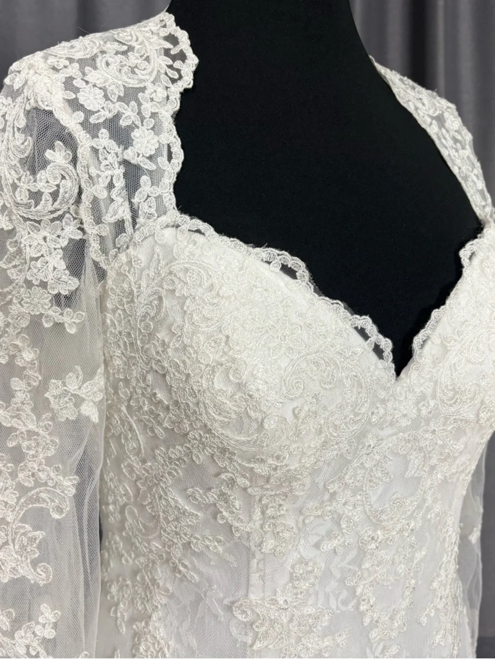 Alfred Angelo White Lace Backless Long Sleeve Bridal Wedding Gown 16 - Picture 5 of 15